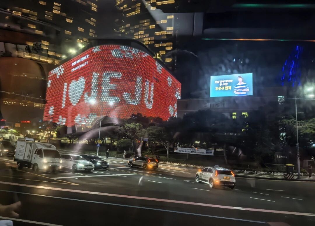 e698979e463105c7a6a95c0891227a1a.jpg 2025樂林金牌客戶豪華郵輪之旅榮耀返航